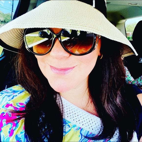 Meet your Posher, Yvyvonne - Picture 3 of 4